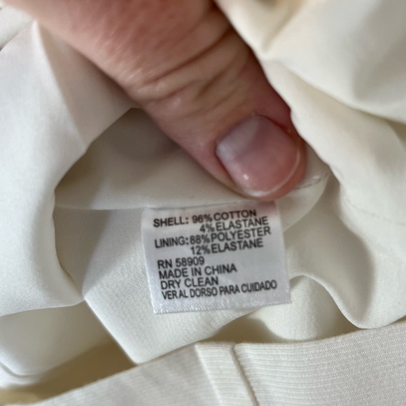 Like new cream Antonio Melani blouse - Picture 3 of 8